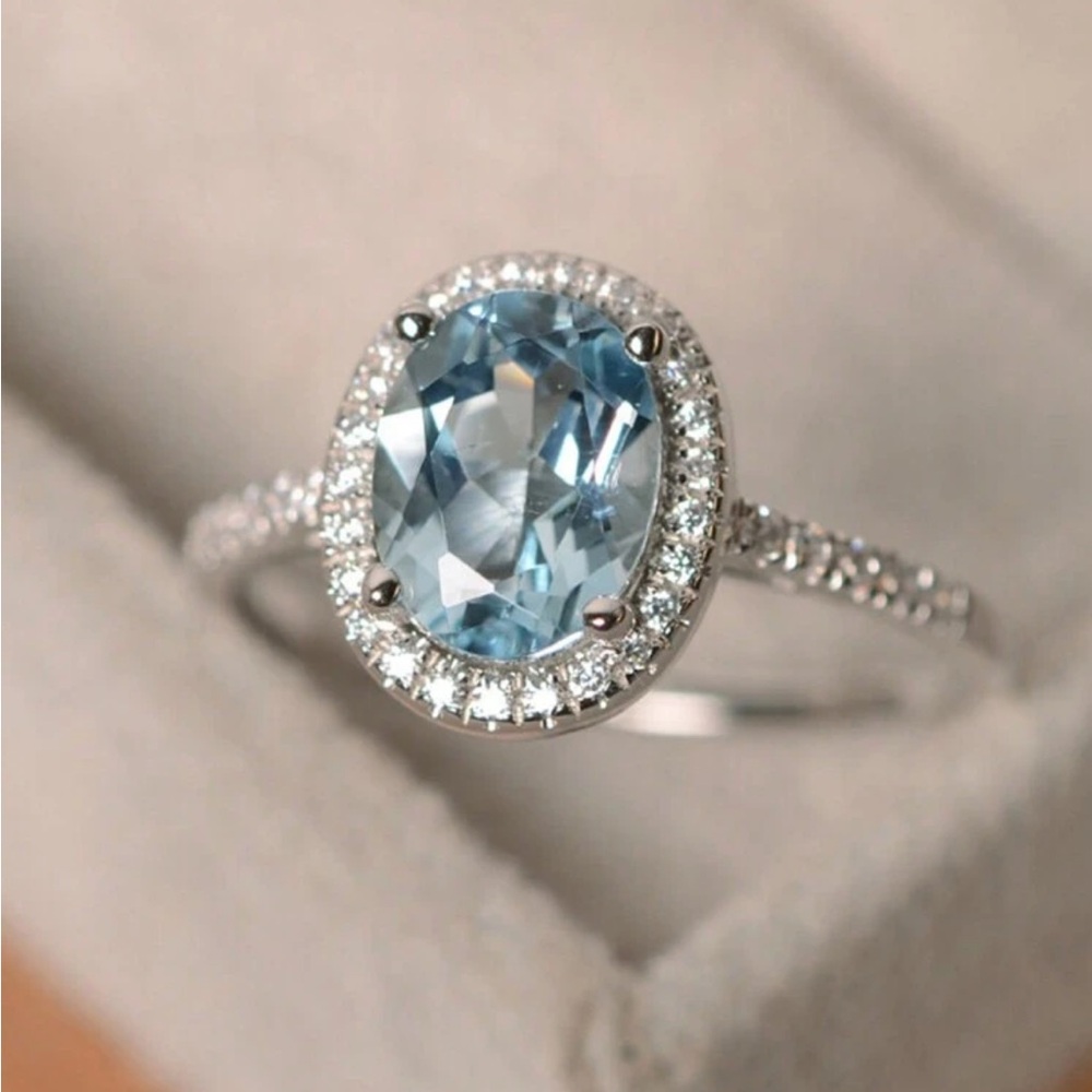 Elegant Silver and Blue fashion Gemstone Ring NWOT